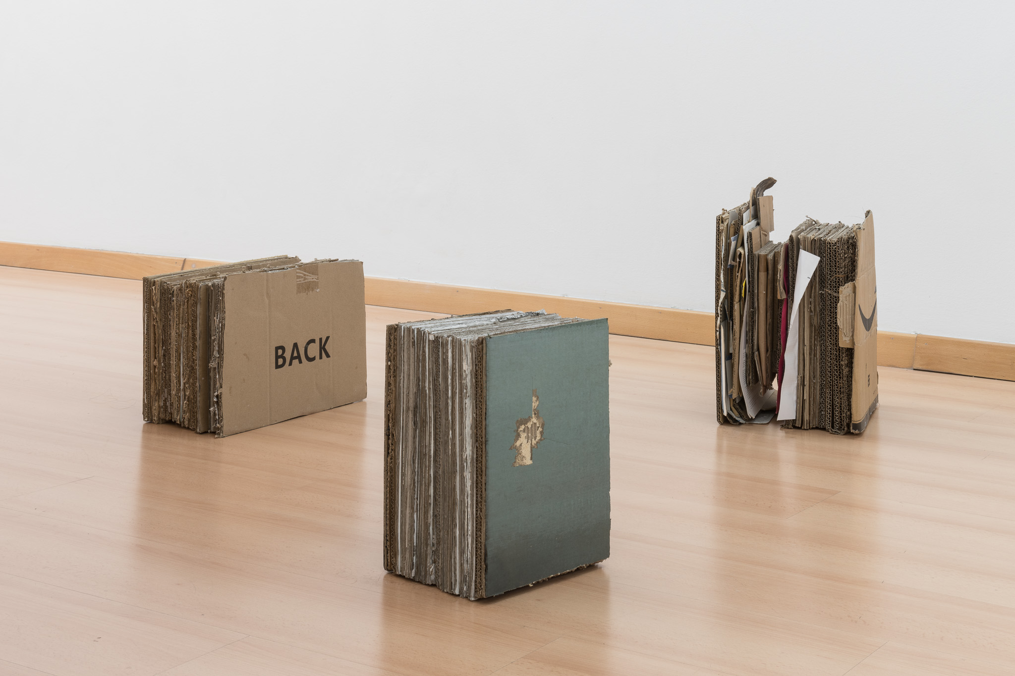 Concetti spaziali, 2020, oli sobre cartró, diferents mides