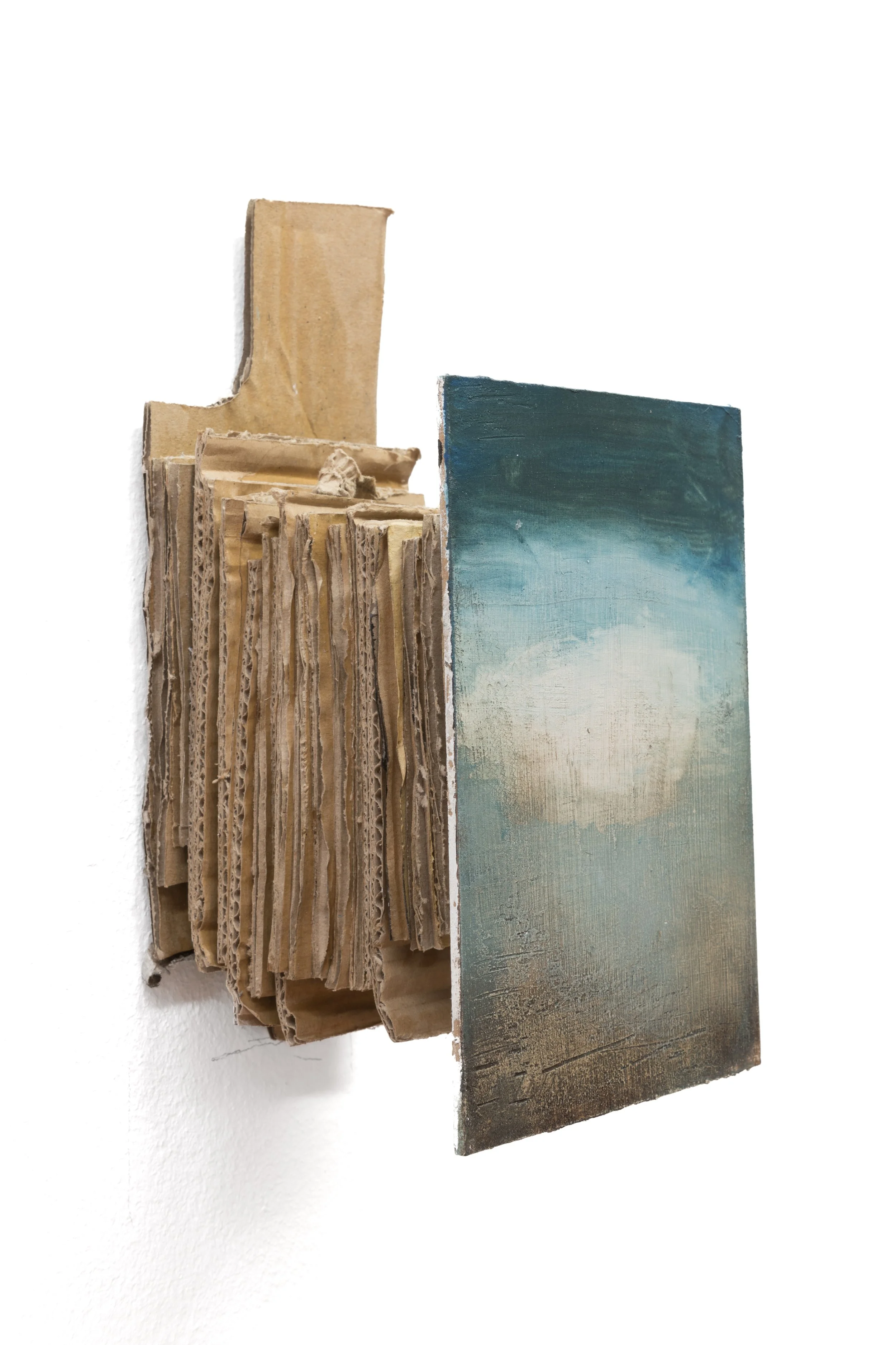 Núvol, 2020, oli sobre cartró, 17,6 × 12,5 × 12 cm