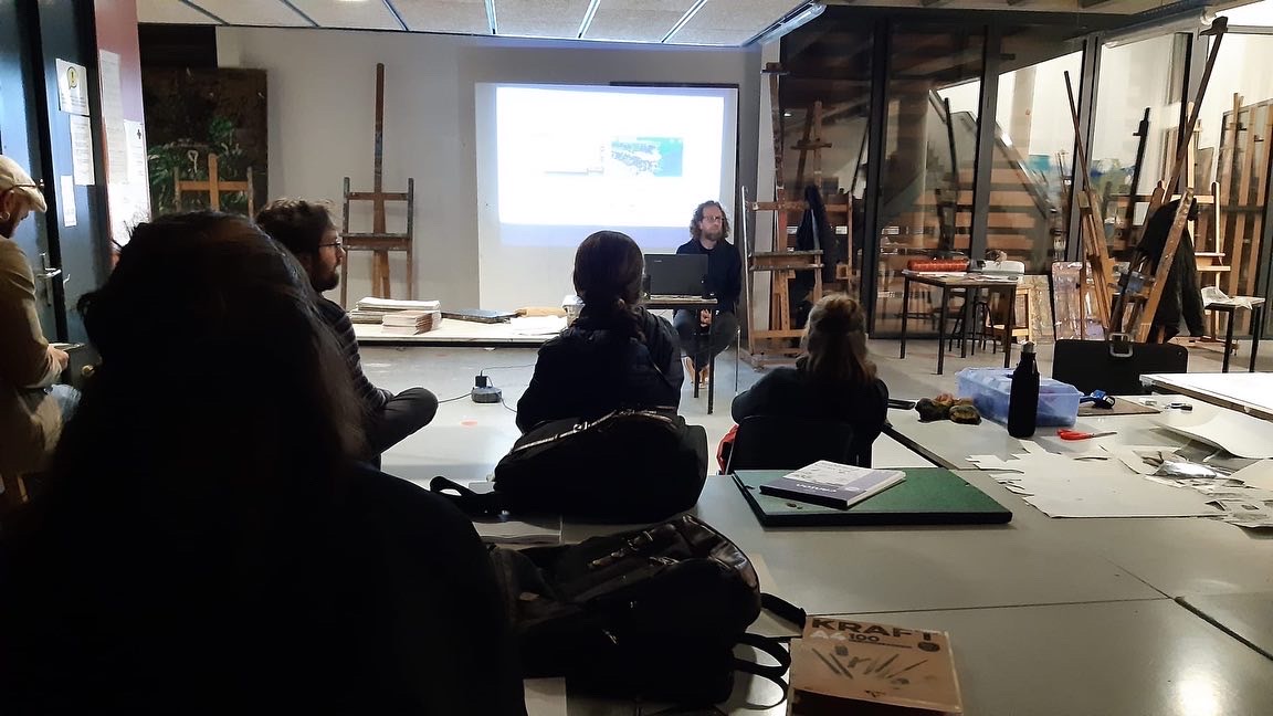 Conferència a l'Escola Massana