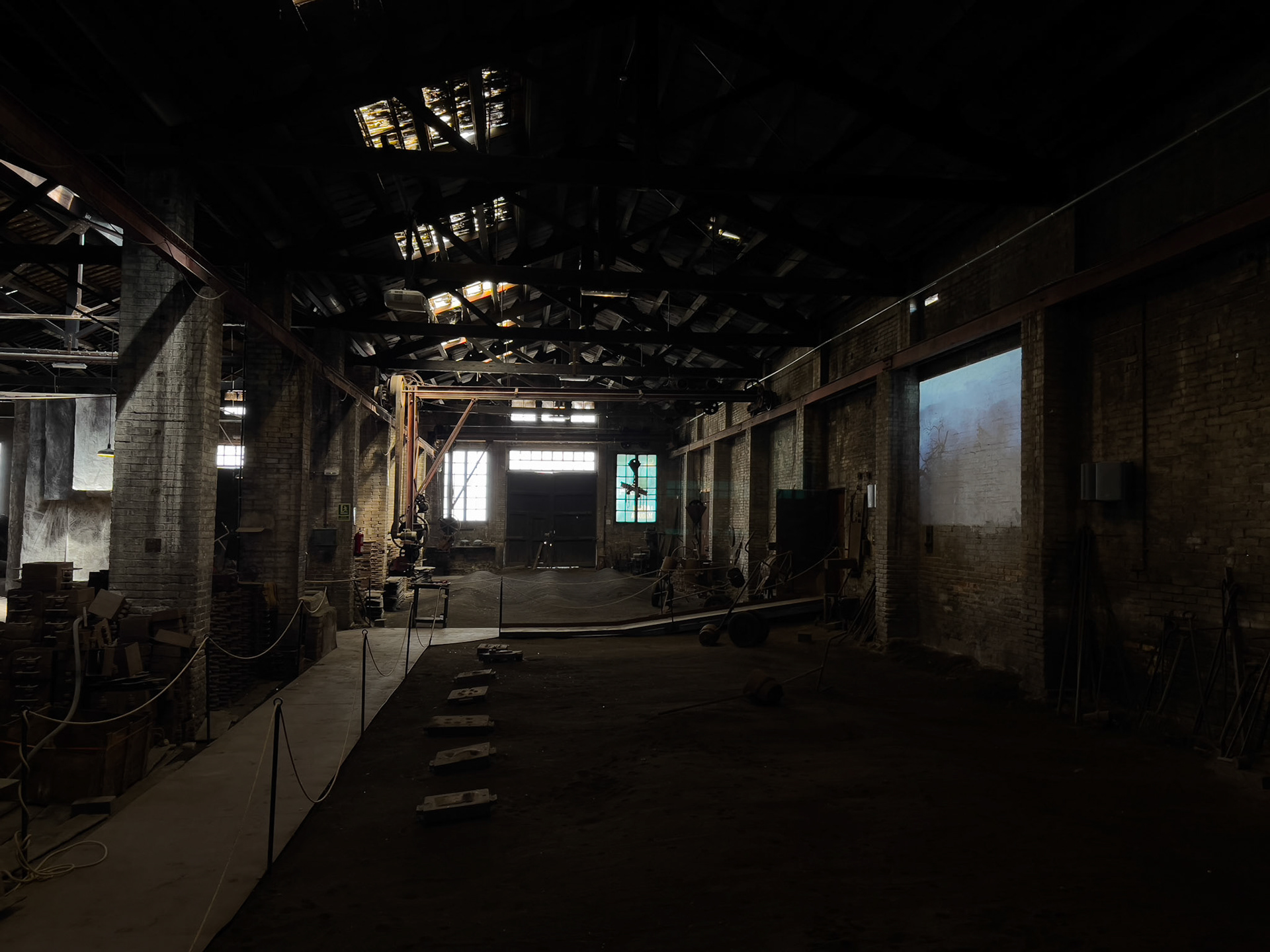 Instalación presentada en "Un món fràgil", Embarrat 2021, Cal Trepat, Tàrrega (Lleida, España)